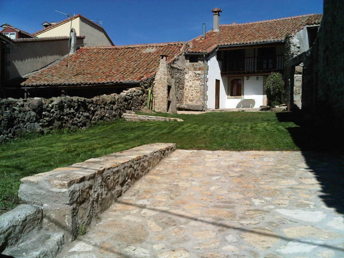 La Casa Del Abuelo Pension Hoyos del Espino Buitenkant foto