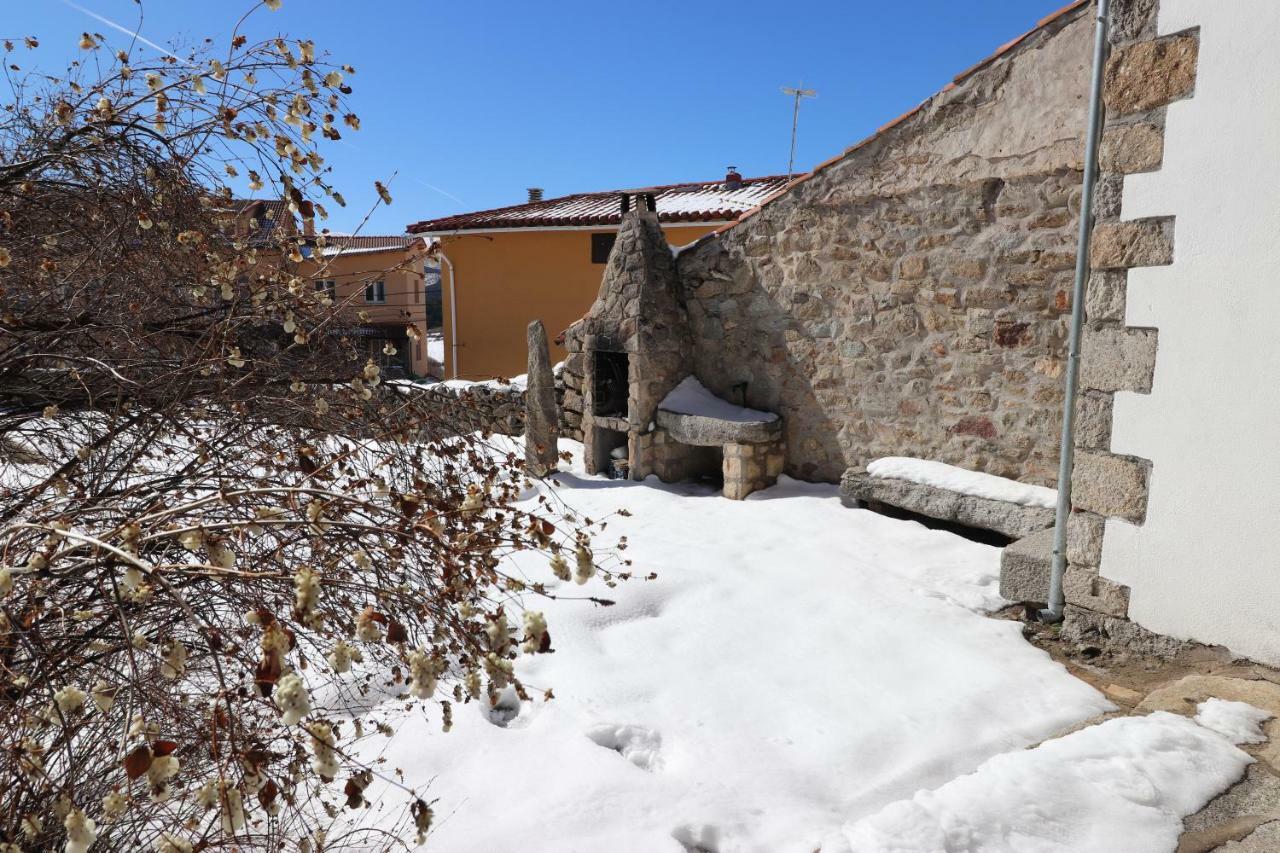 La Casa Del Abuelo Pension Hoyos del Espino Buitenkant foto
