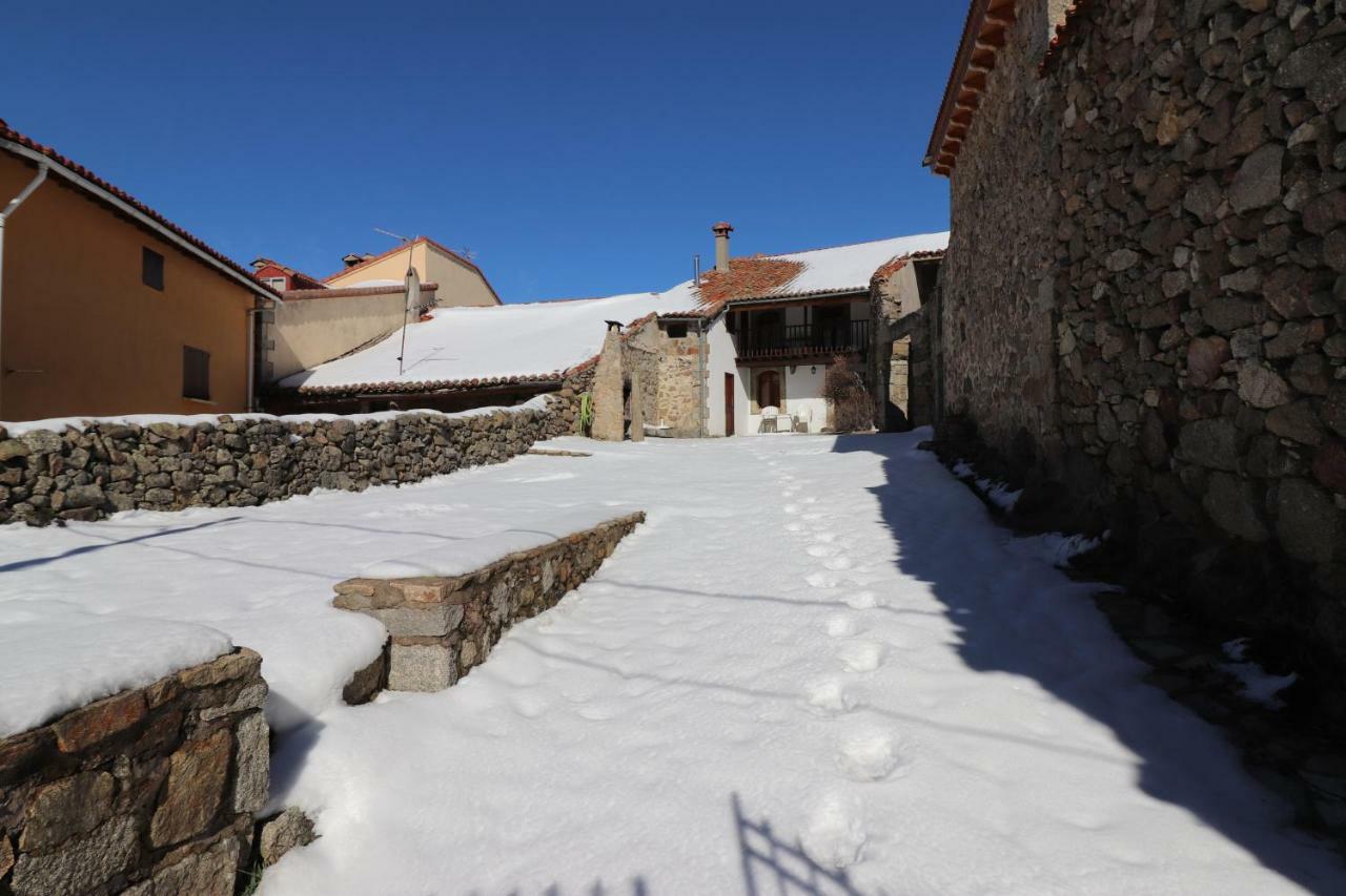 La Casa Del Abuelo Pension Hoyos del Espino Buitenkant foto
